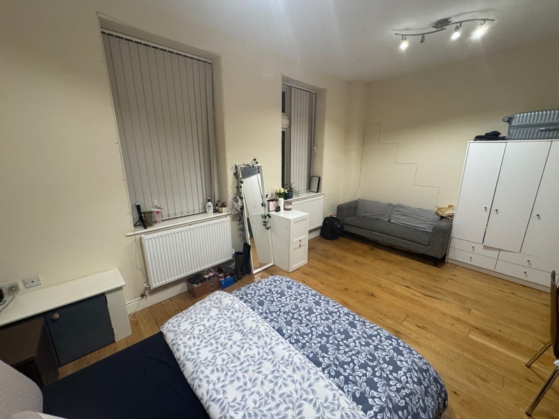 Room Molesworth Street in Greater London