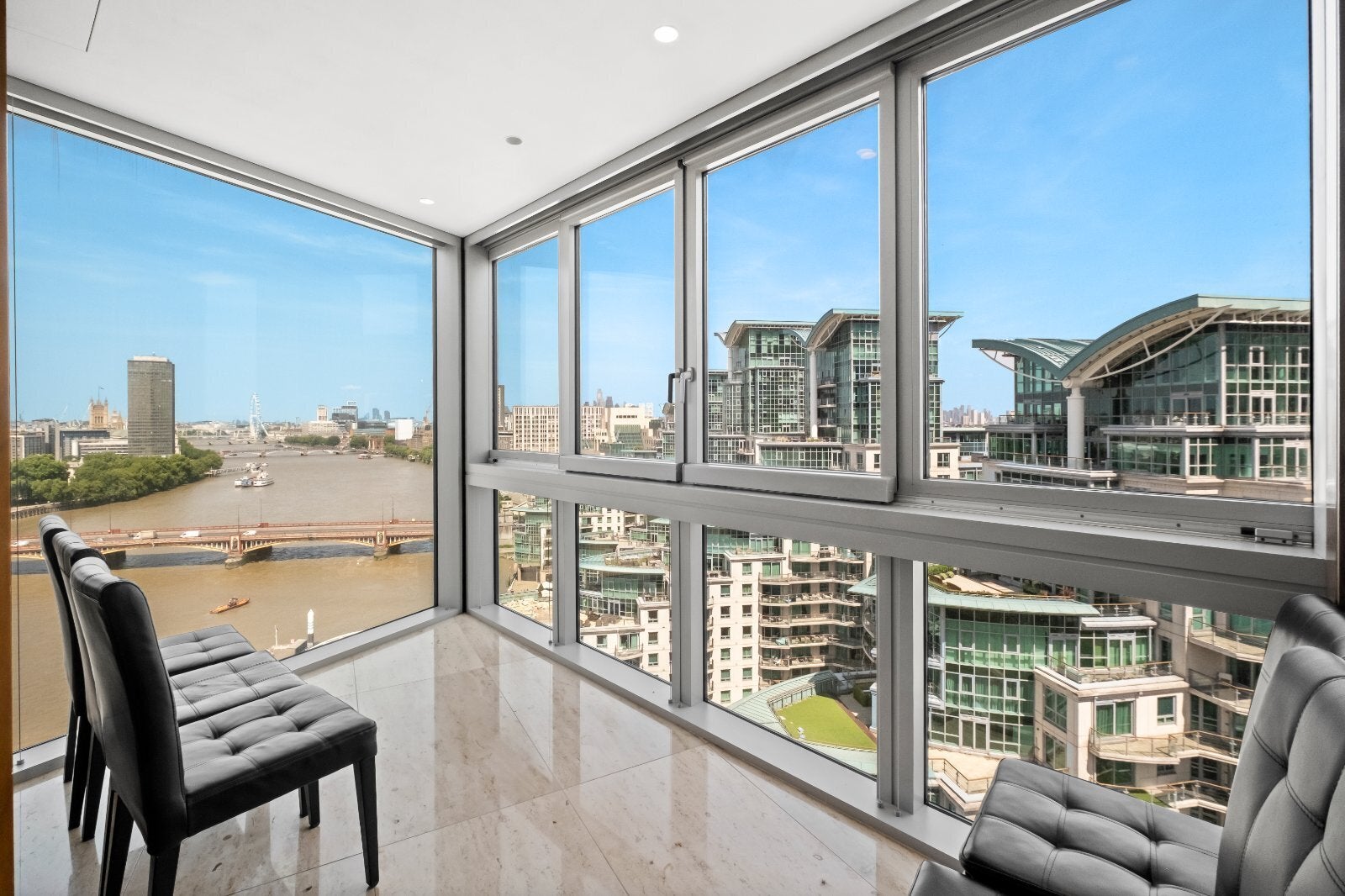 Flat Nine Elms Lane in Greater London