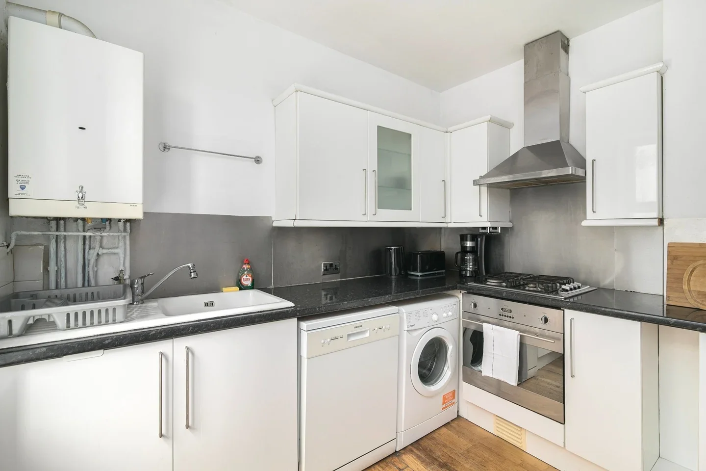 Flat Bolton Crescent in Greater London