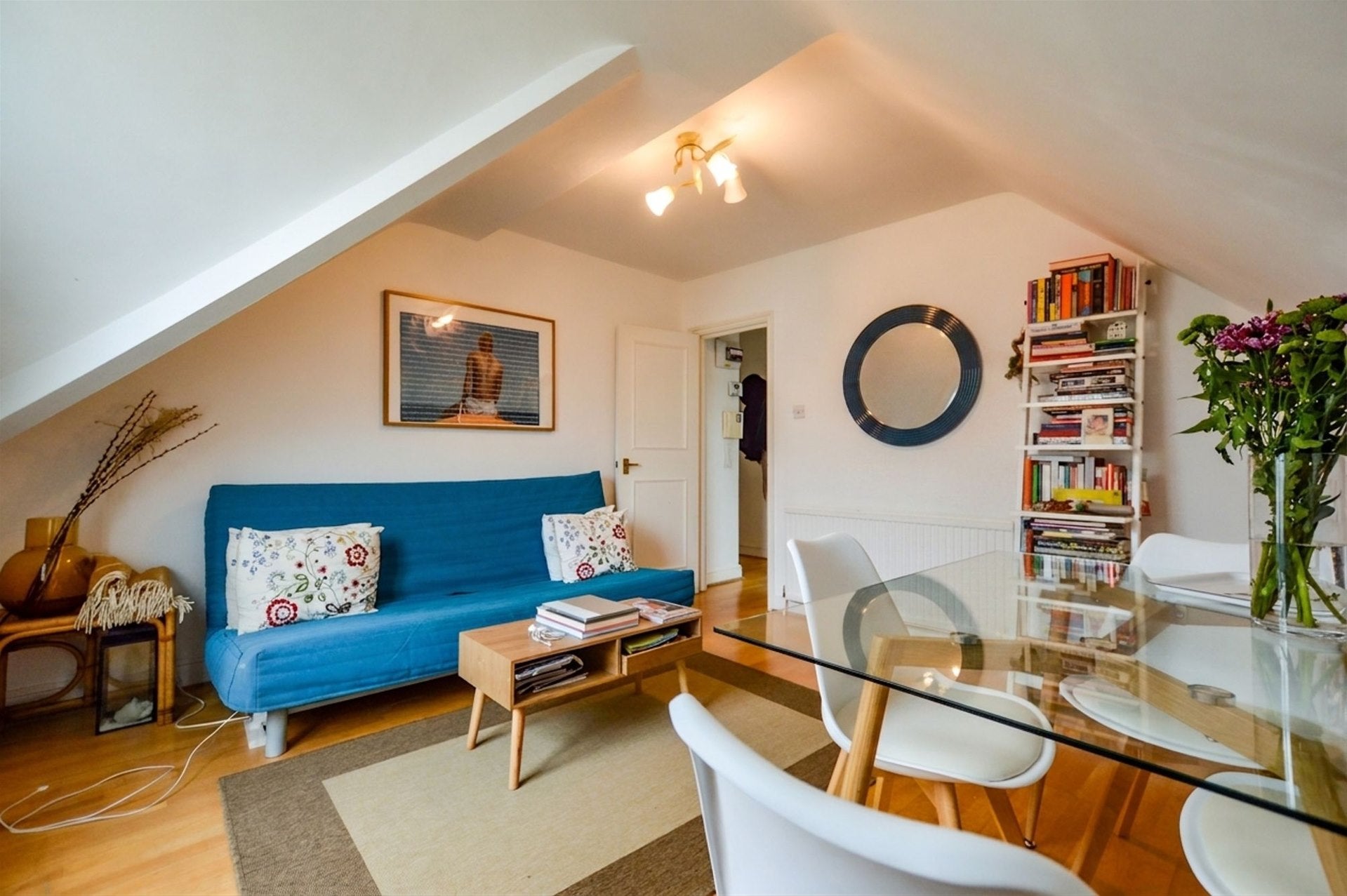 Flat Woodchurch Road in Greater London