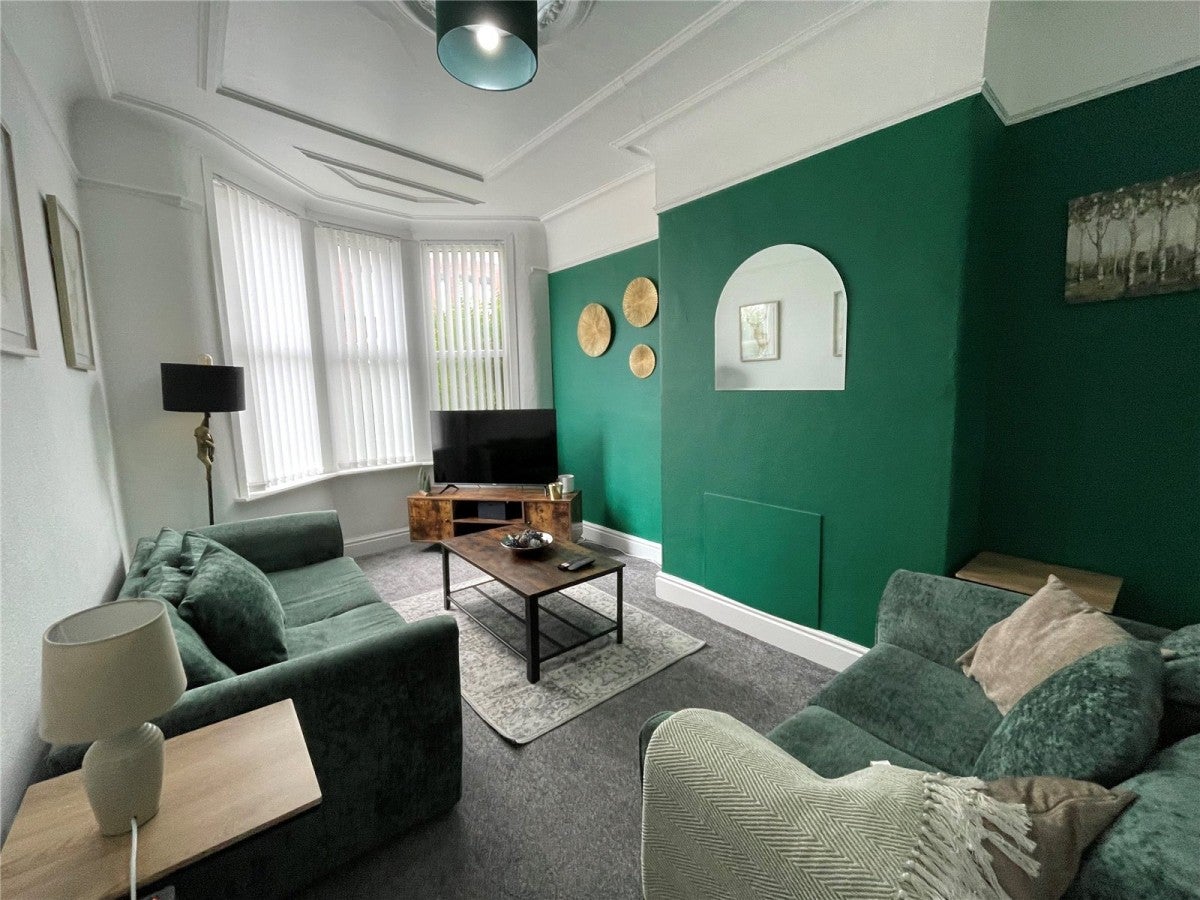 Flat Deansburn Road in Liverpool