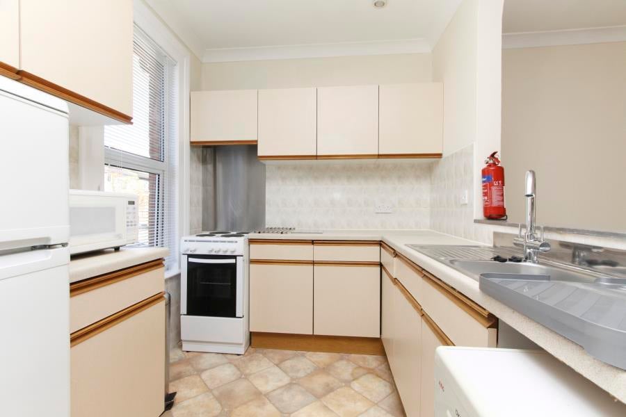Flat Hallowell Road in Greater London