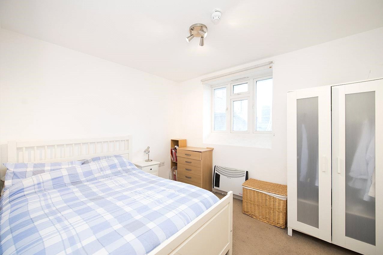 Flat Wolsey Mews in Greater London