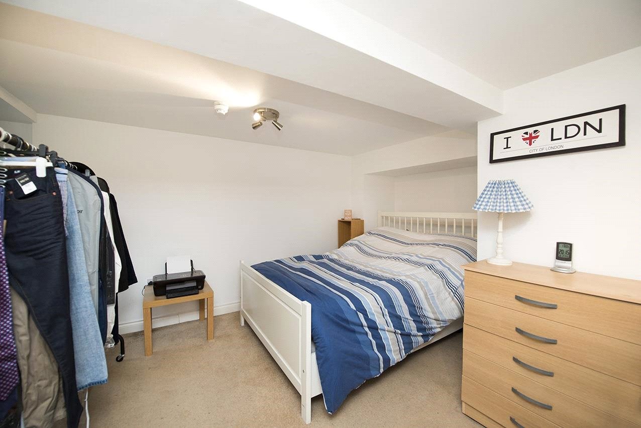 Flat Wolsey Mews in Greater London