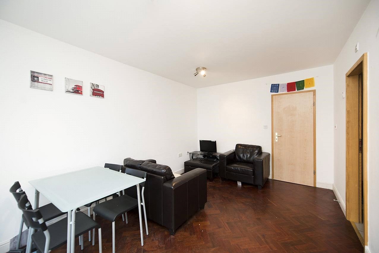 Flat Wolsey Mews in Greater London