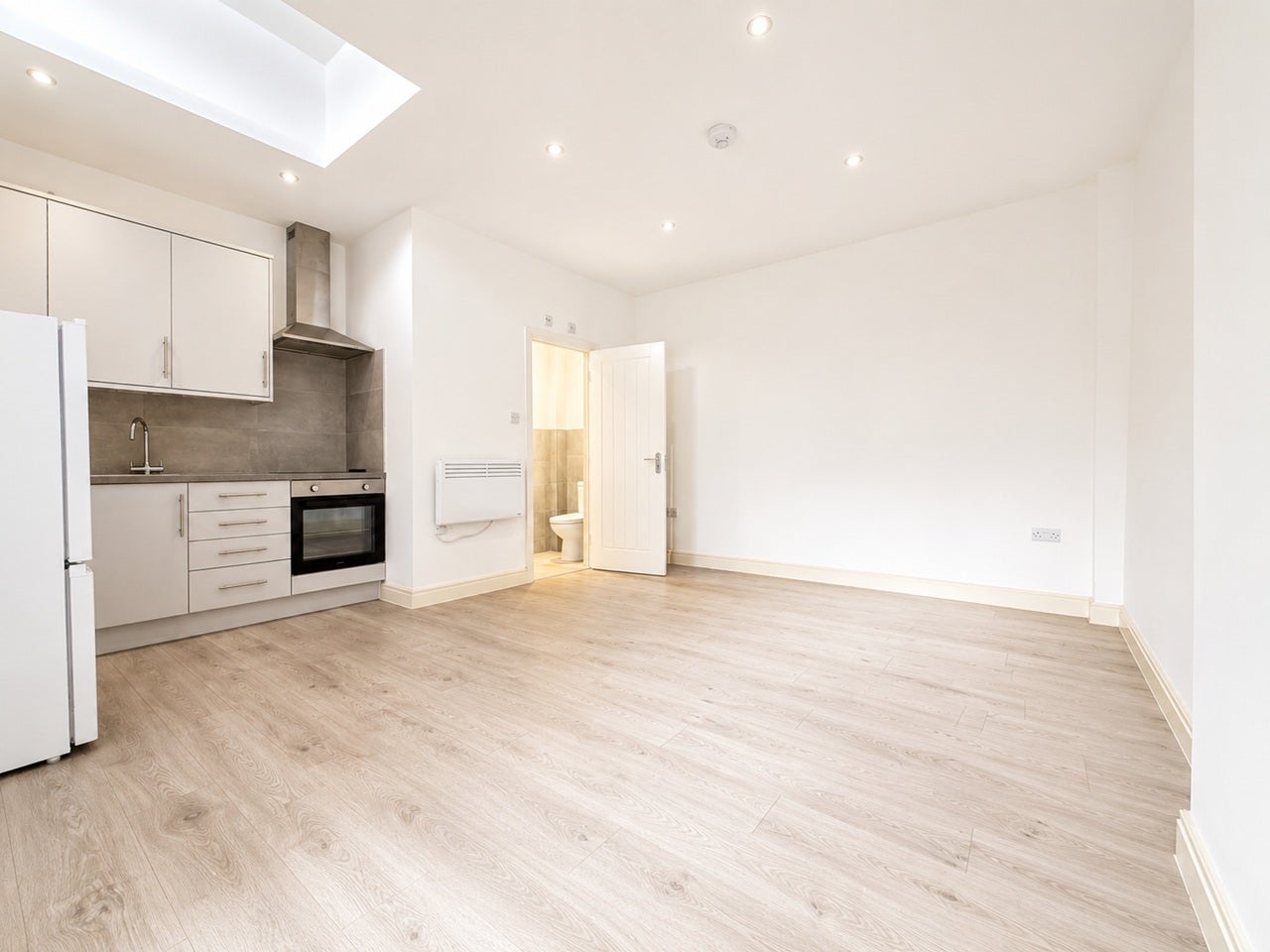 Flat Lower Clapton Road in Greater London