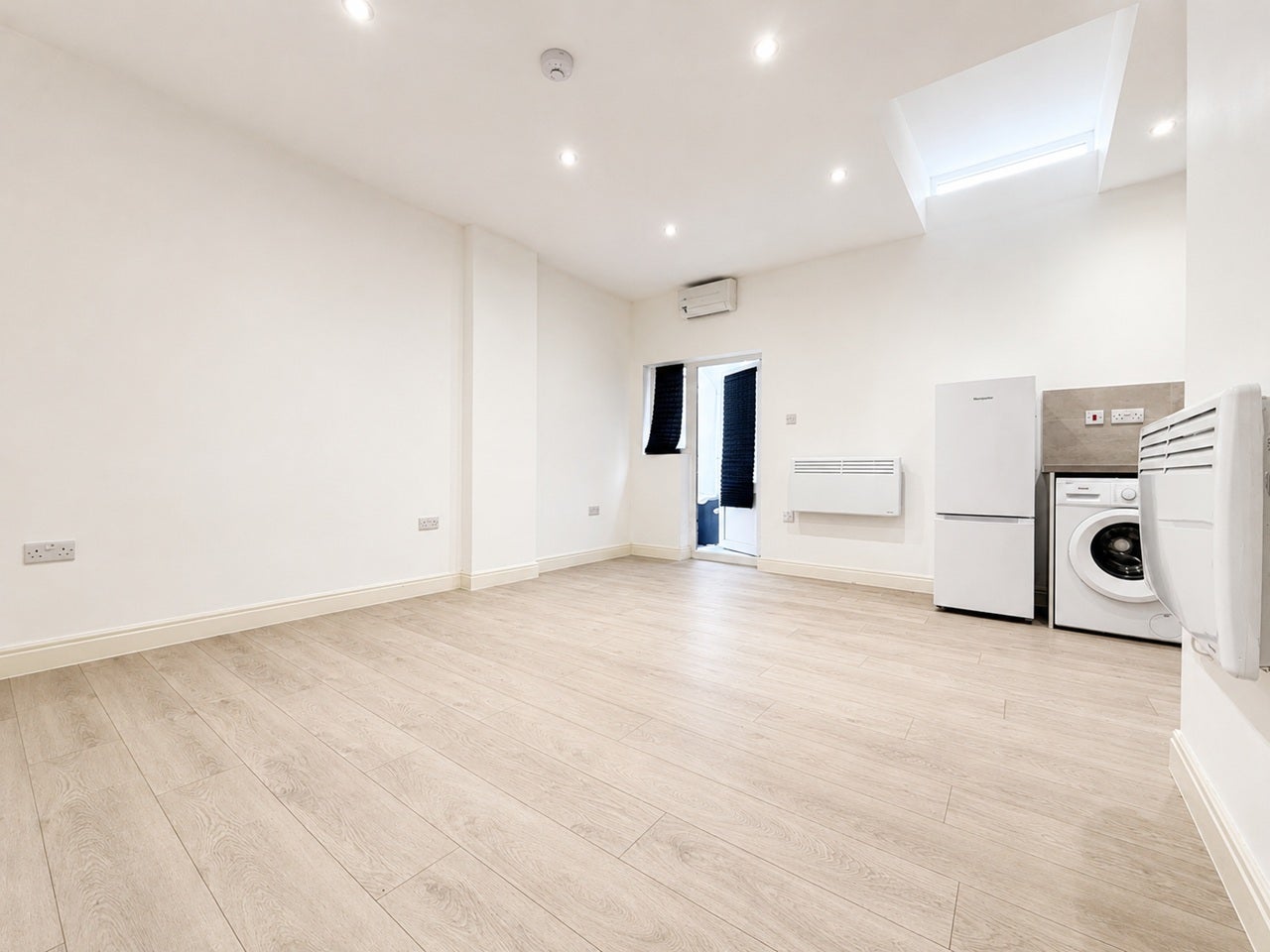 Flat Lower Clapton Road in Greater London
