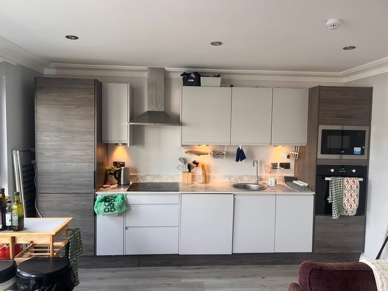 Room Leylands Road in Leeds