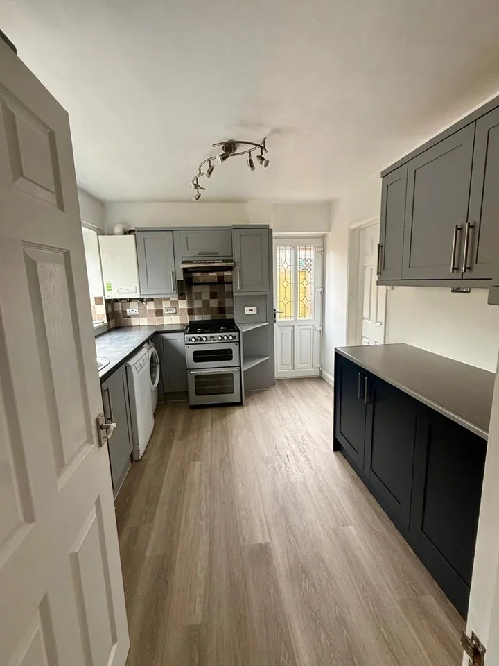 House Meadowbrook Close in Slough