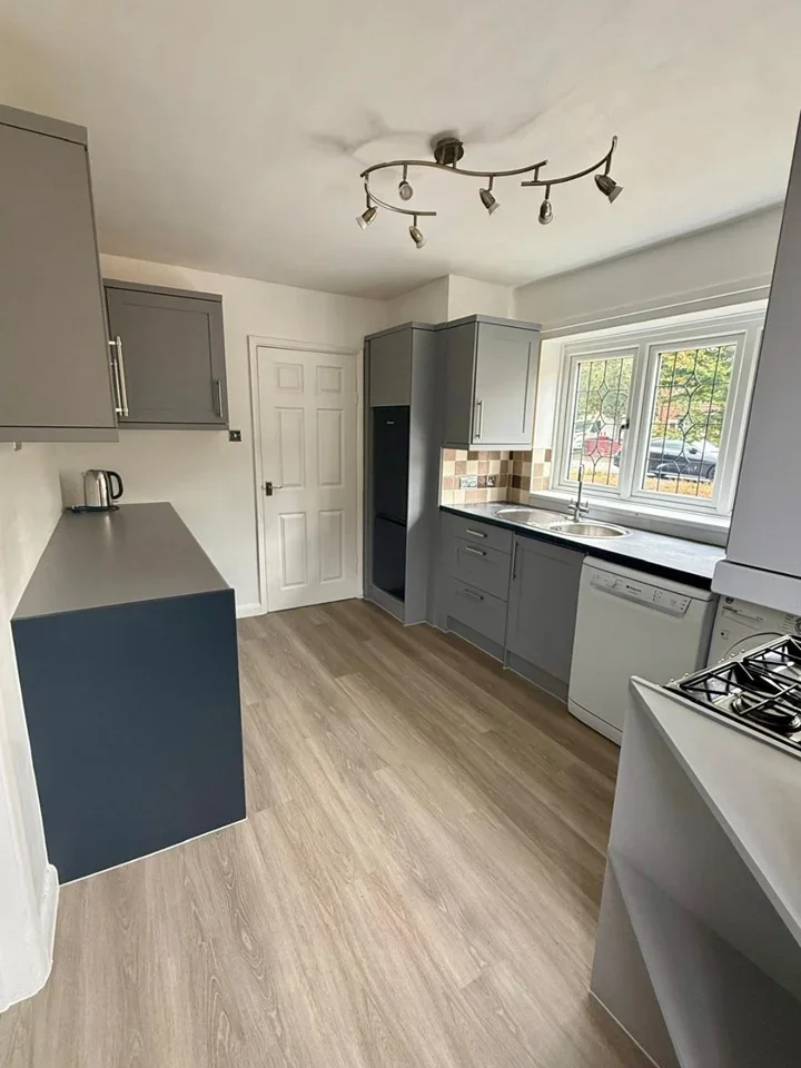 House Meadowbrook Close in Slough