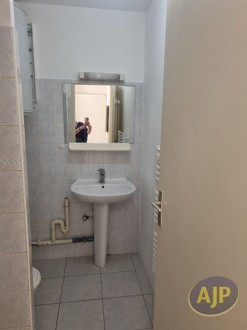 Chambre D 927 à Villeprevost