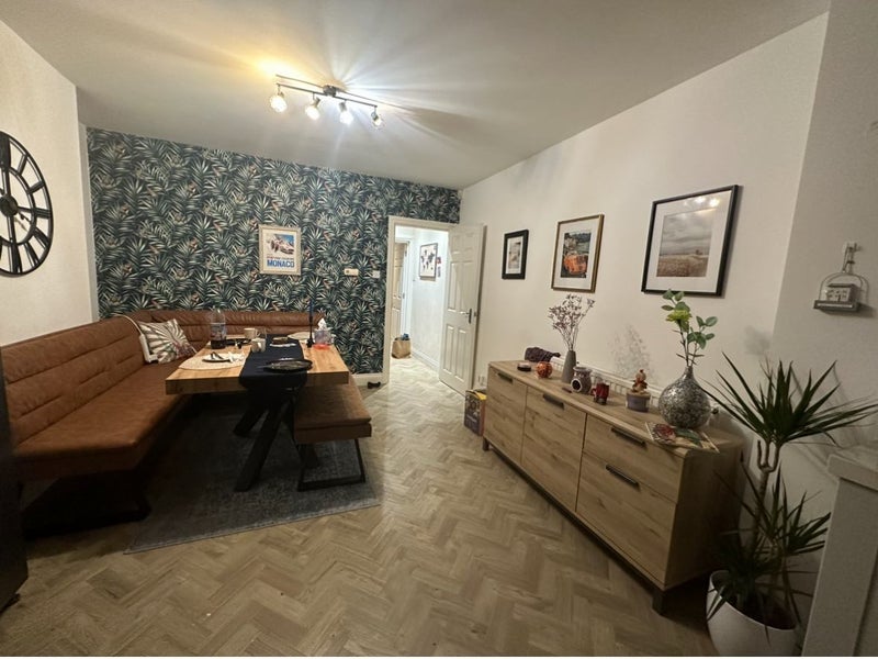 Room Newbury Road in Greater London