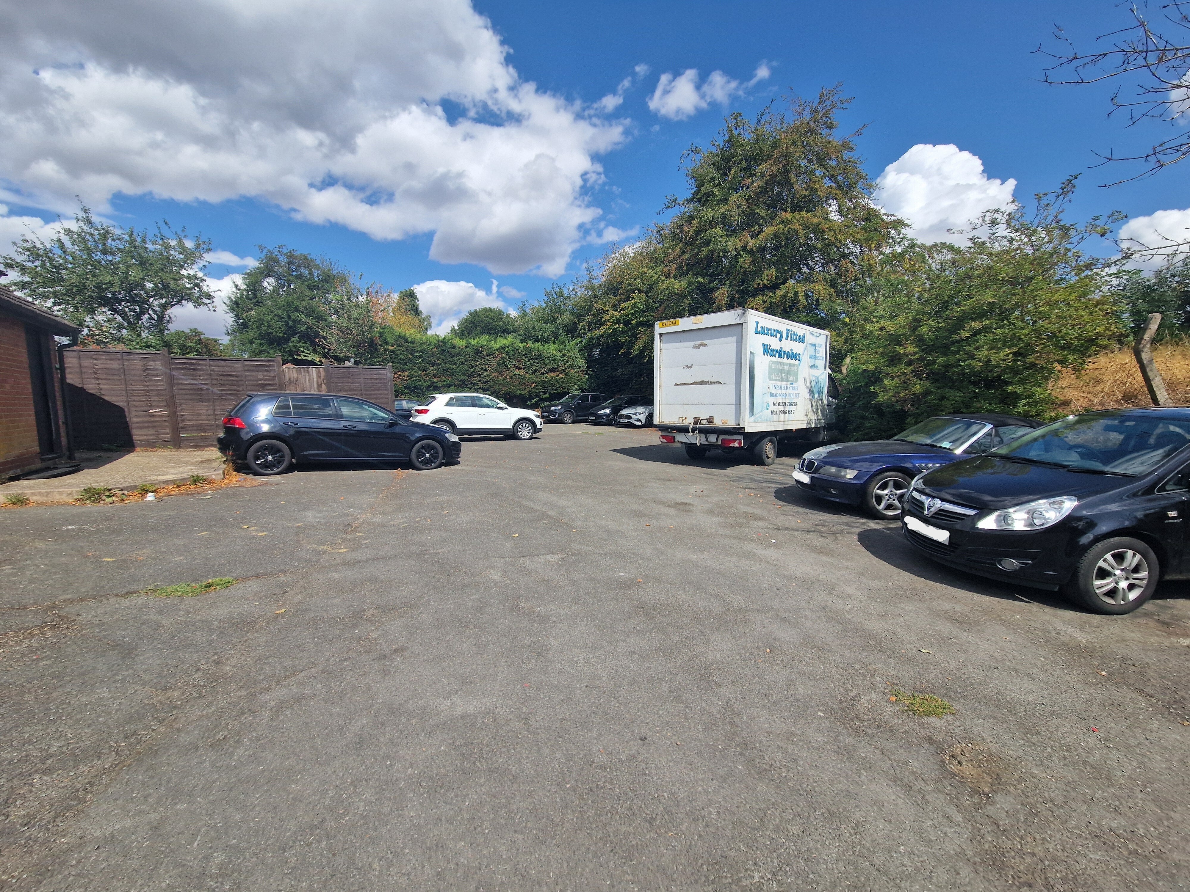 Flat Radlett Road in St Albans