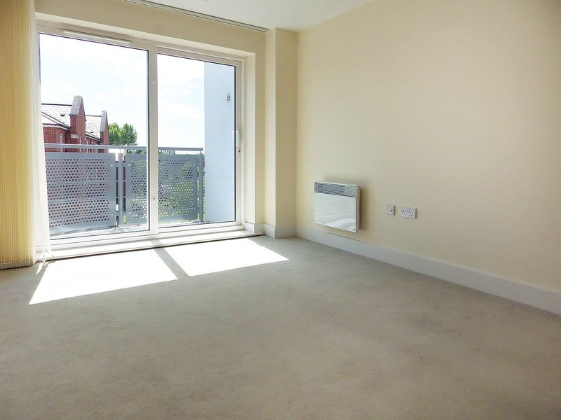 Flat Coxhill Way in Aylesbury