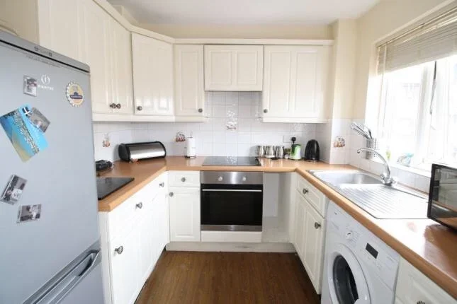 Flat Anna Close in Purfleet-on-Thames