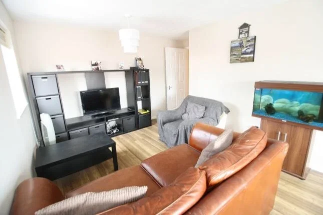 Flat Anna Close in Purfleet-on-Thames