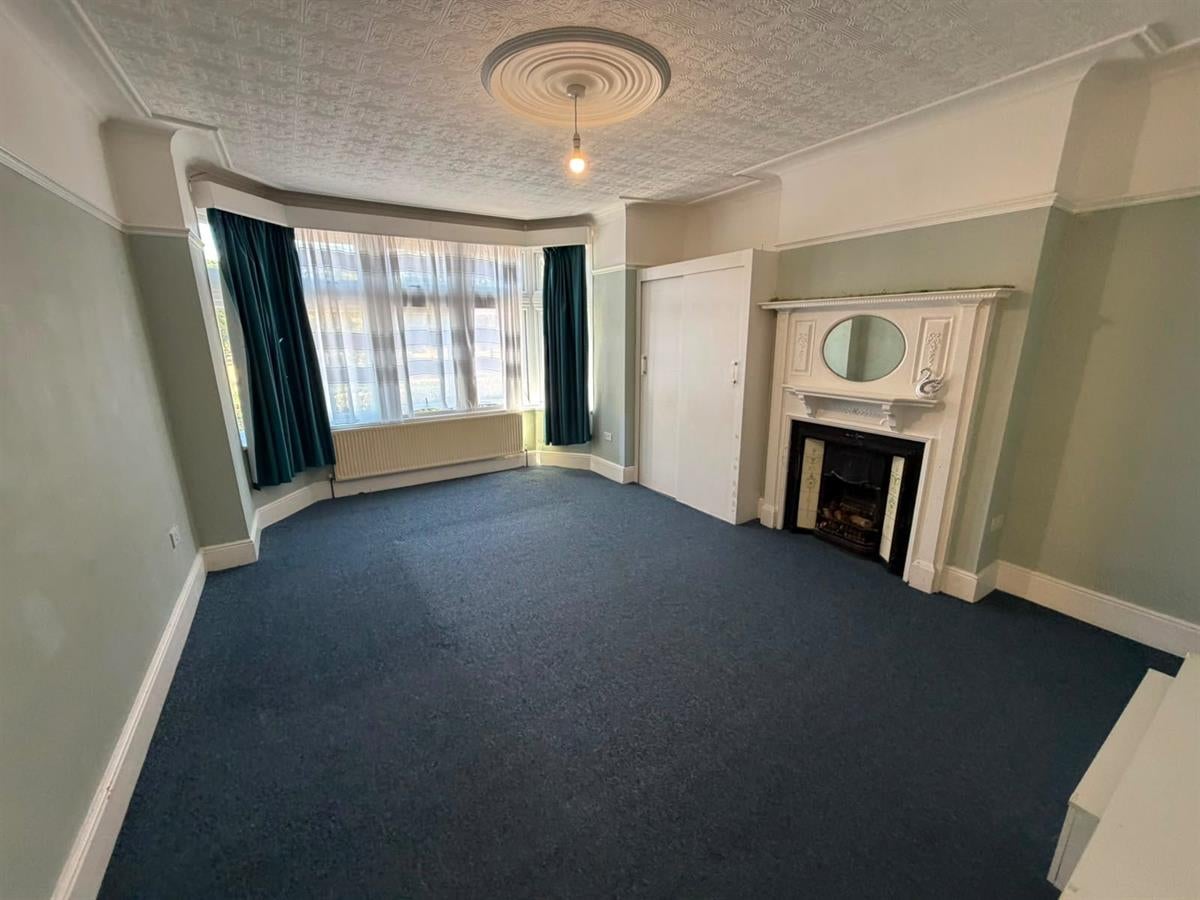 Flat Emerson Road in Greater London