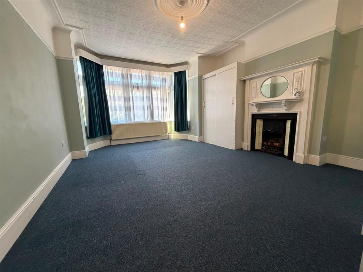 Flat Emerson Road in Greater London