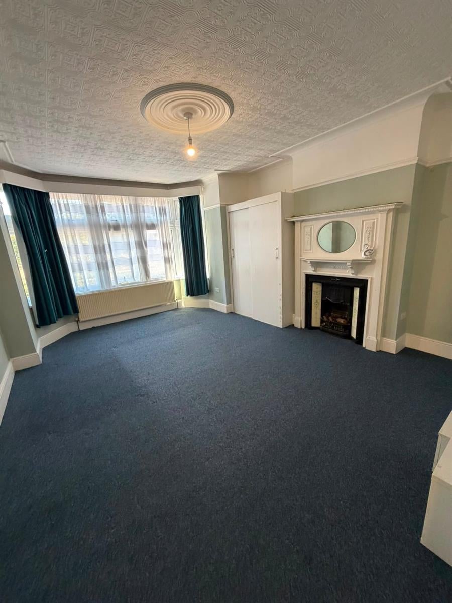 Flat Emerson Road in Greater London