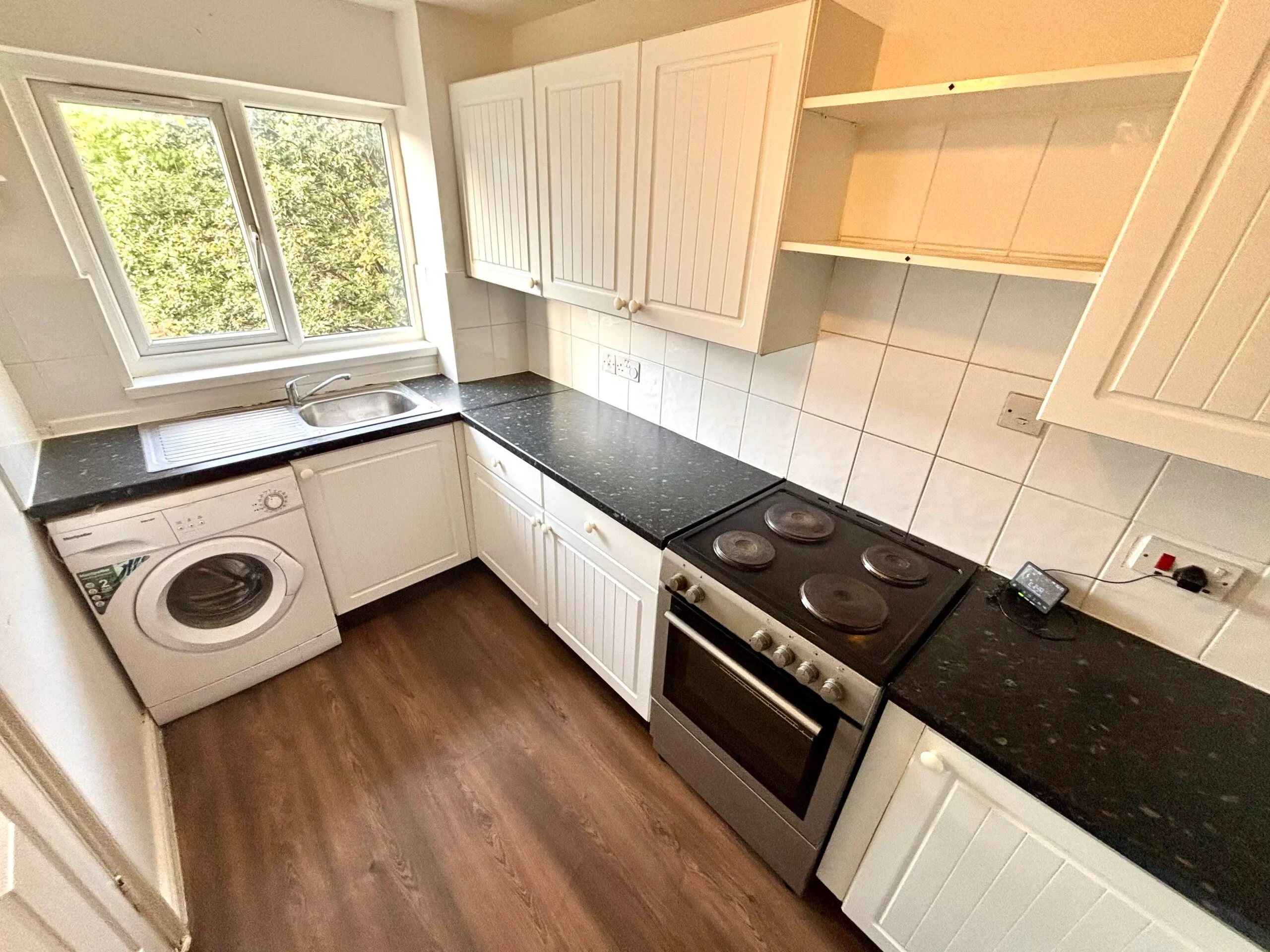 Flat Heathway in Greater London