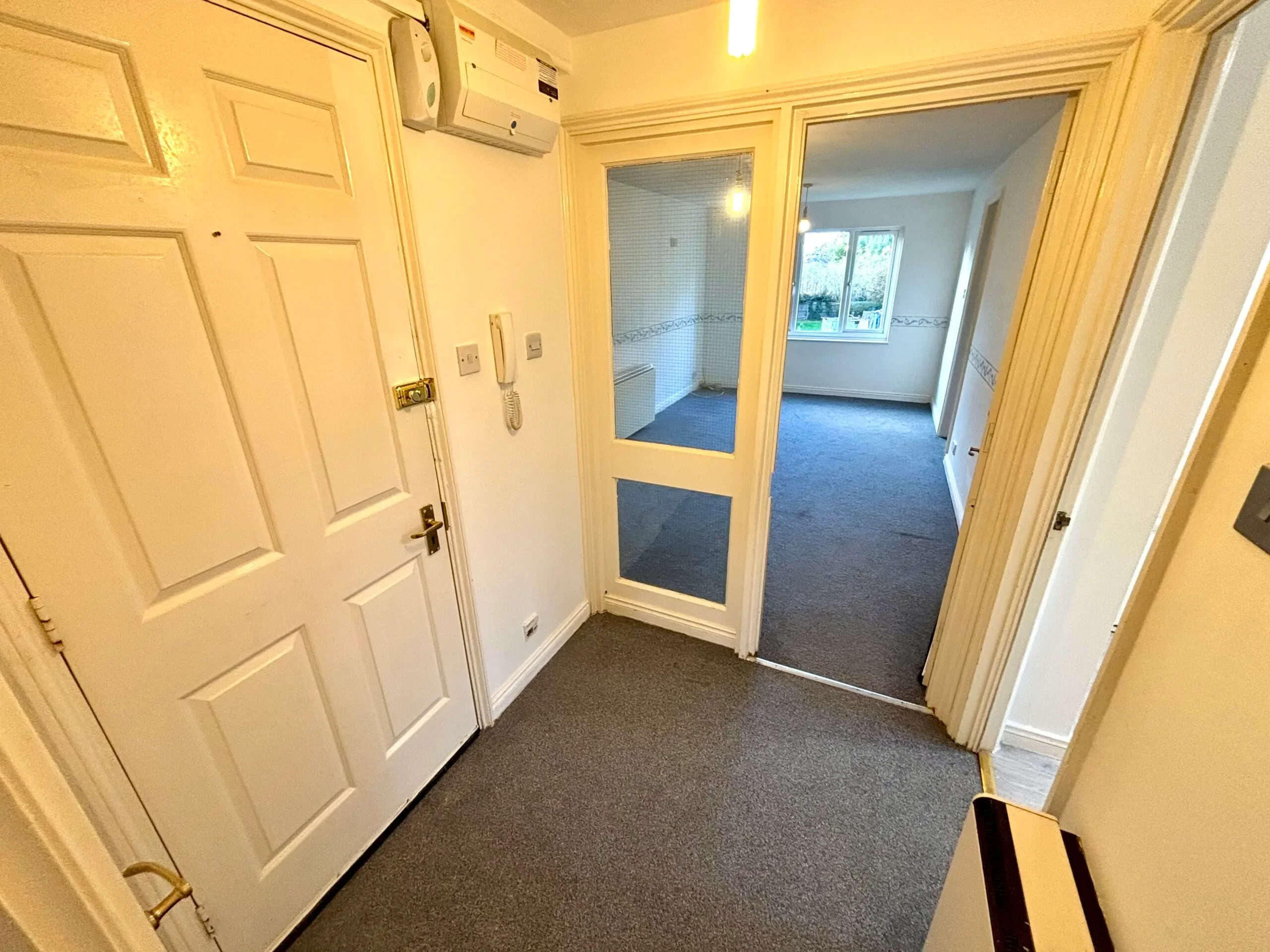 Flat Heathway in Greater London