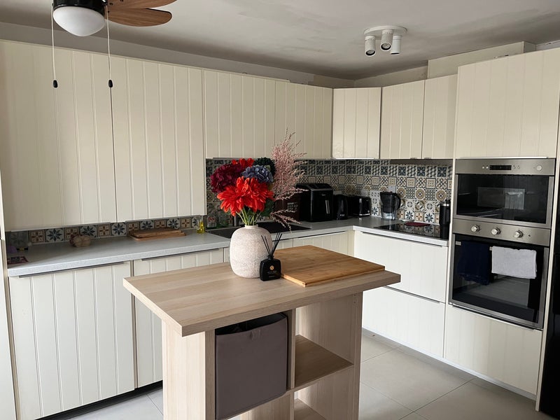 Room Silchester Drive in Manchester