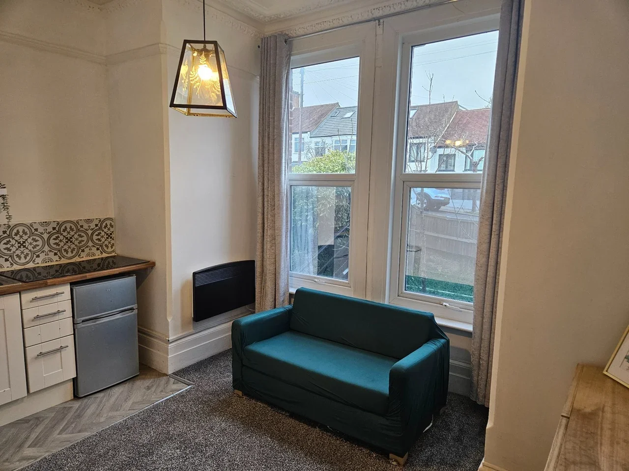Flat Canham Road in Greater London
