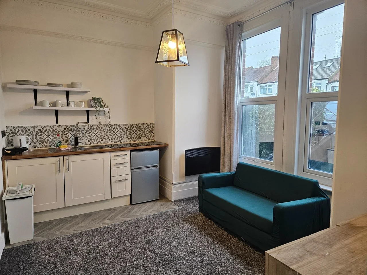 Flat Canham Road in Greater London