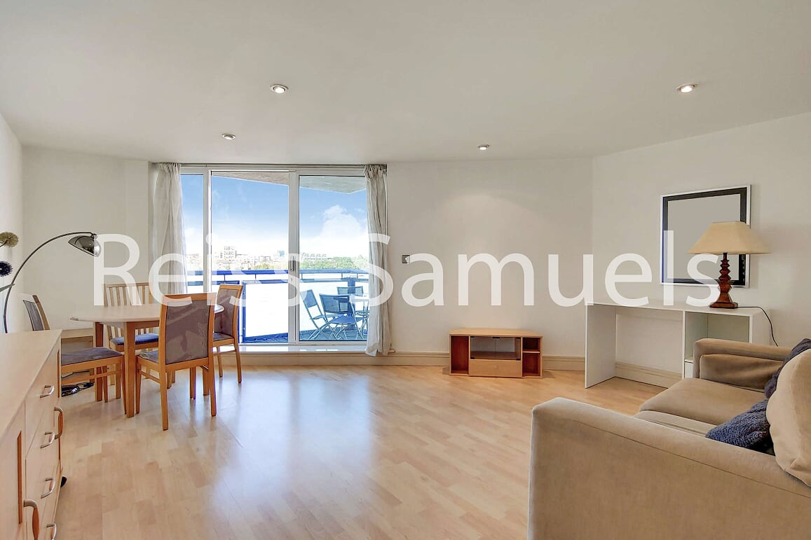 Flat Newton Place in Greater London