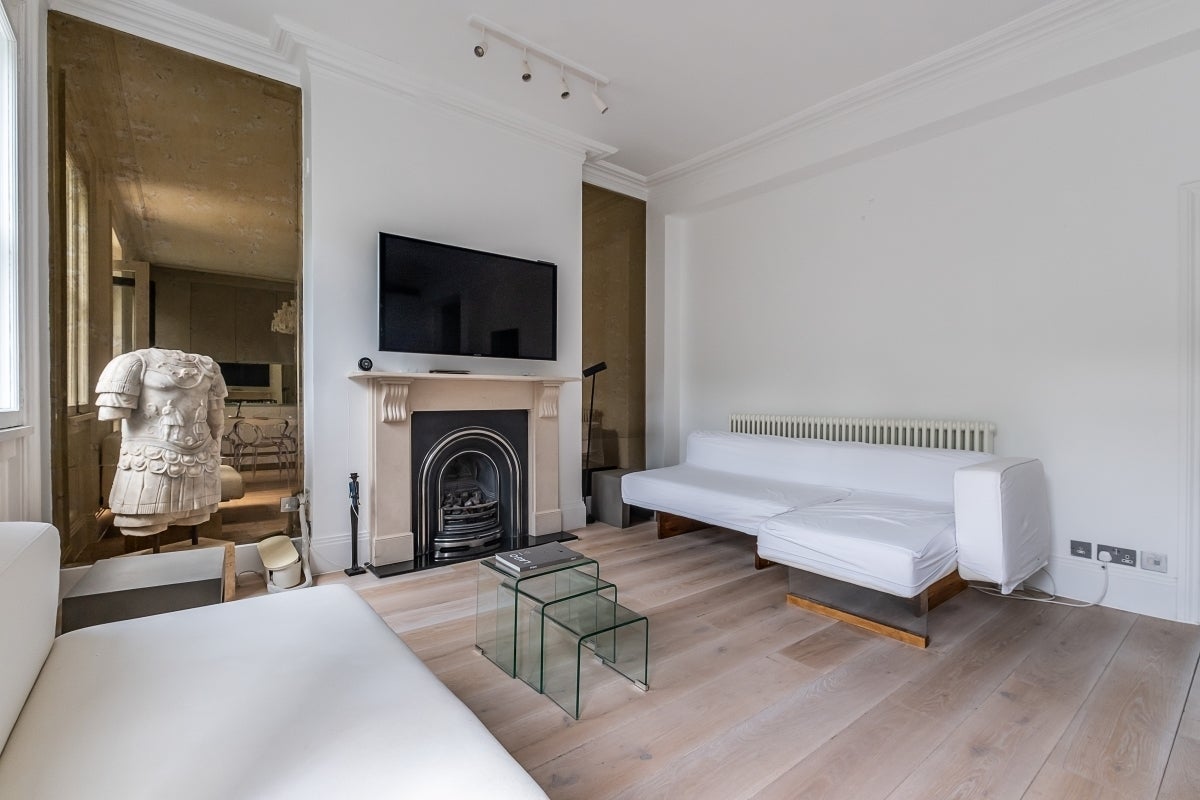 Flat Ennismore Gardens in City of Westminster