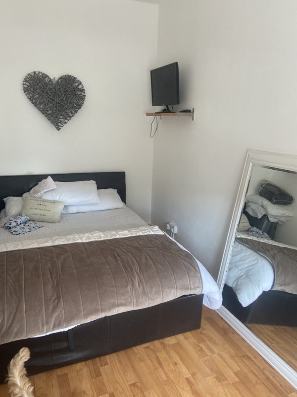 Room Fernlea Road in Greater London