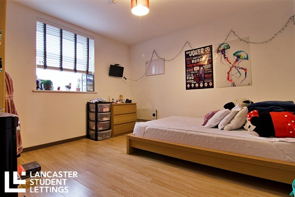 Flat Phoenix Street in Lancaster