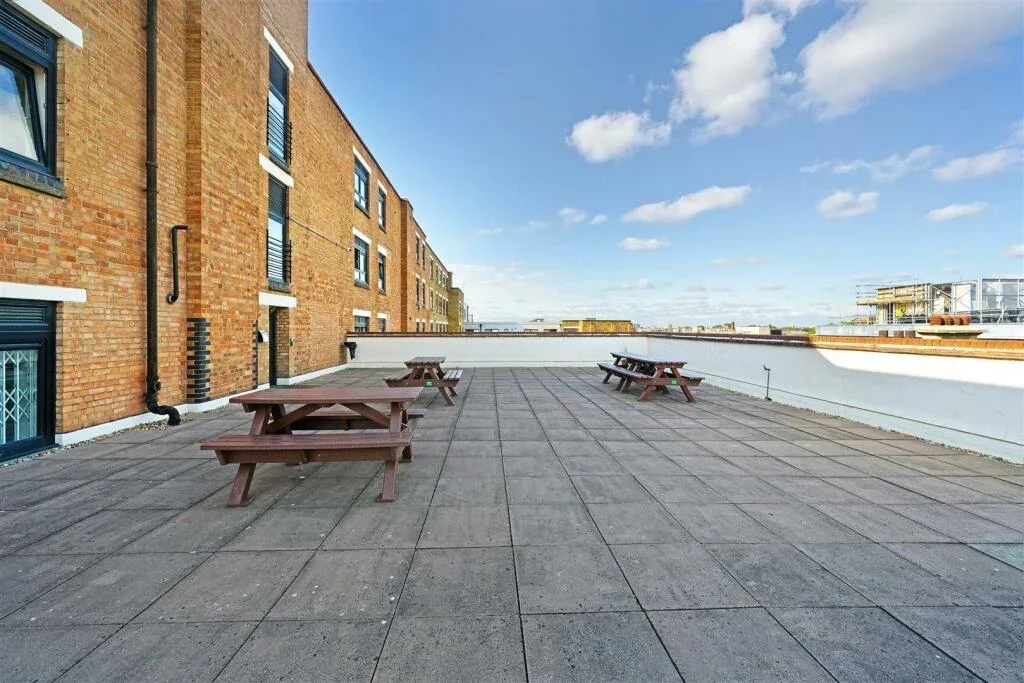 Flat Bethnal Green Road in Greater London
