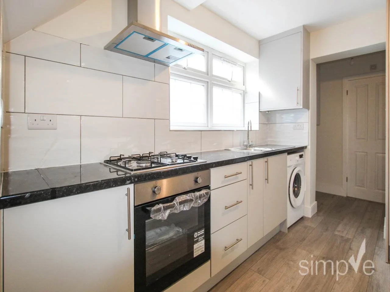 Flat Snowdon Crescent in Greater London