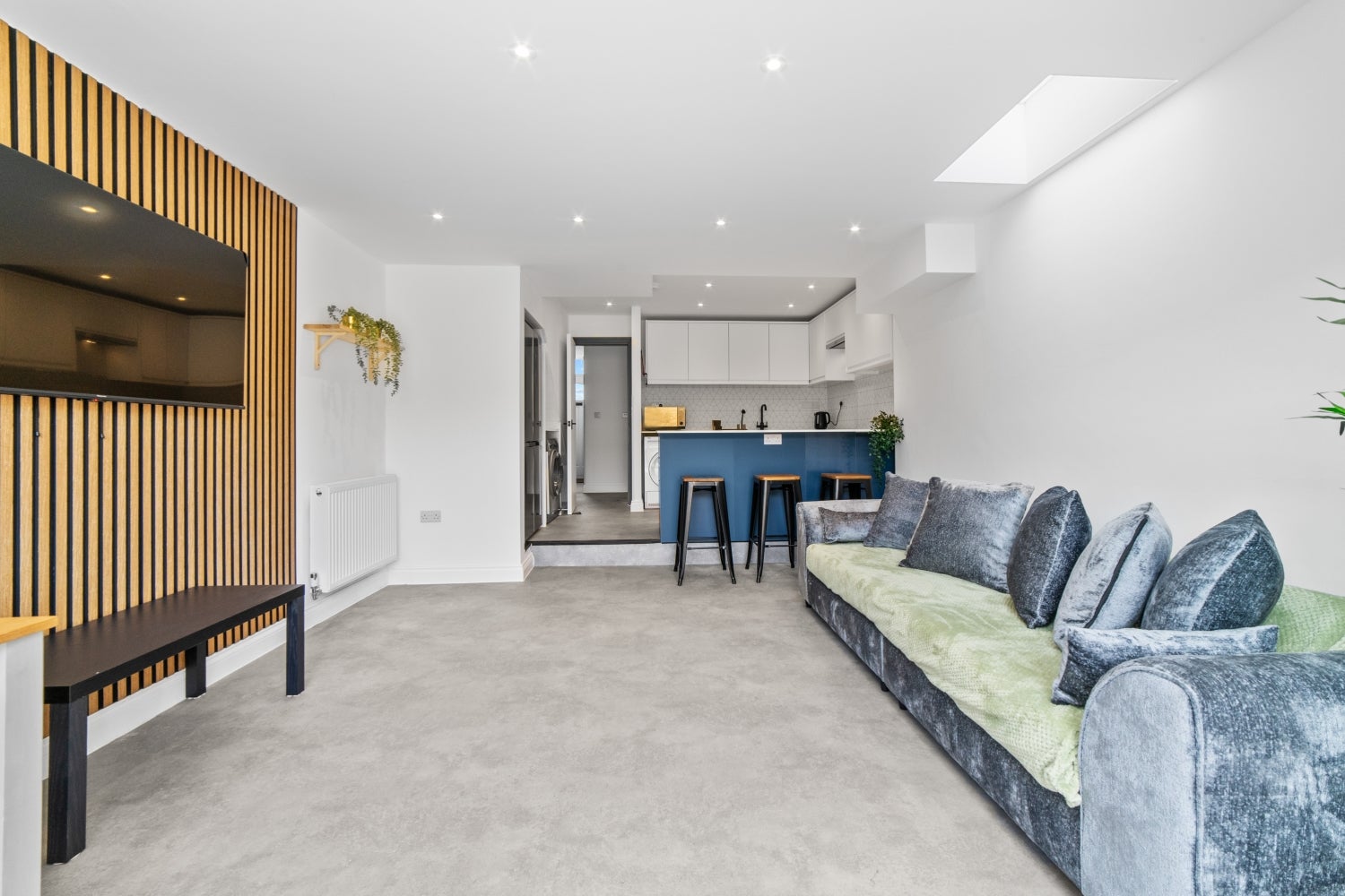 Room Rhymney Street in Cardiff