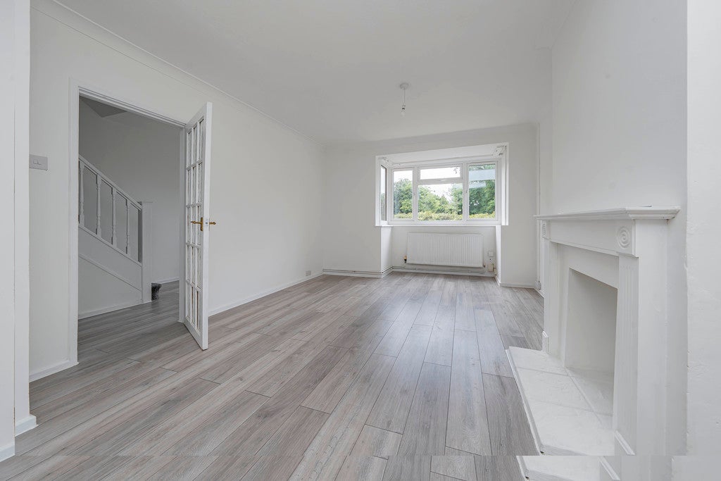 House Harmondsworth Road in Greater London