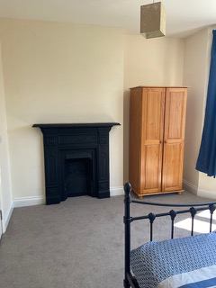 Room Woodstock Road in Greater London