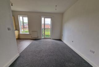 Flat Lowbridge Walk in Wolverhampton