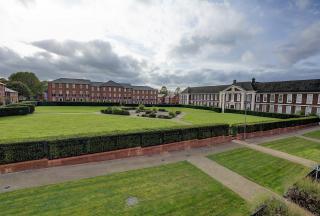 Flat Lowbridge Walk in Wolverhampton