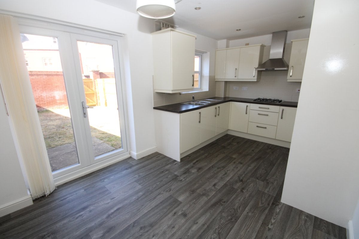 Flat Caldecott Close in Chester