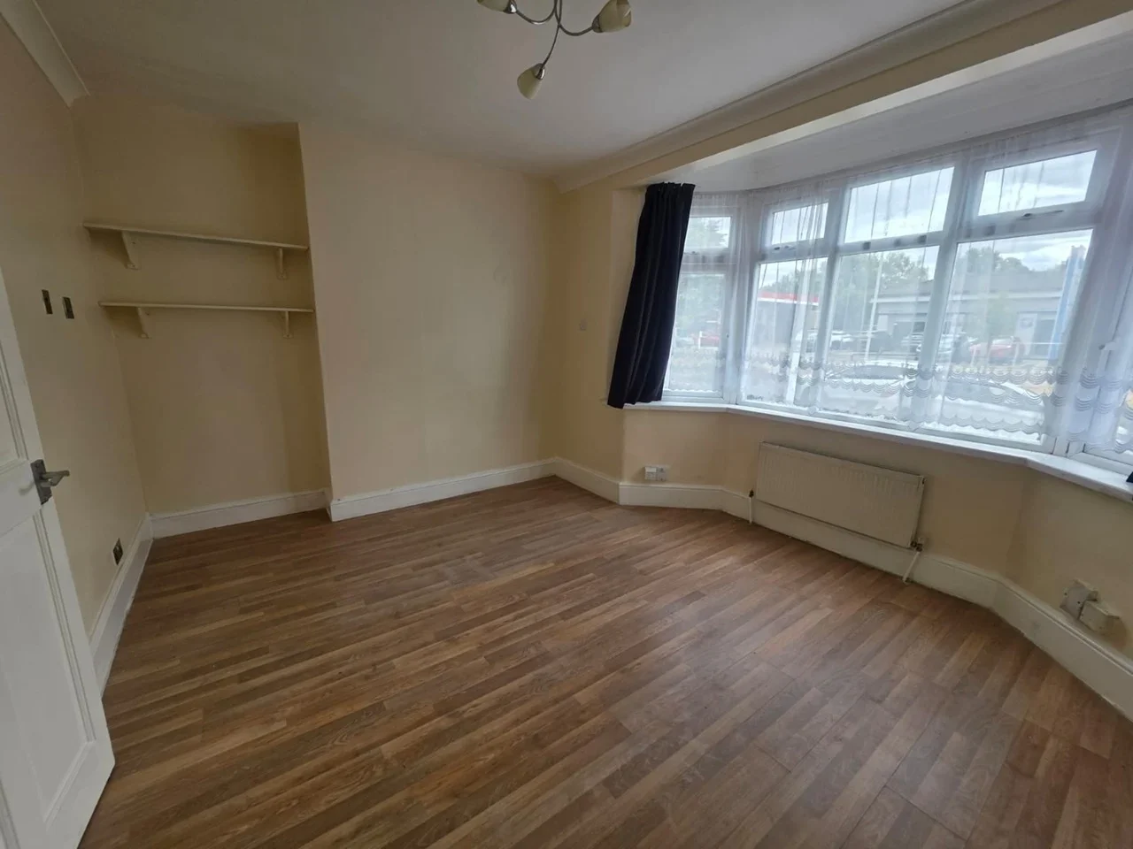 Flat Chigwell Road in Greater London