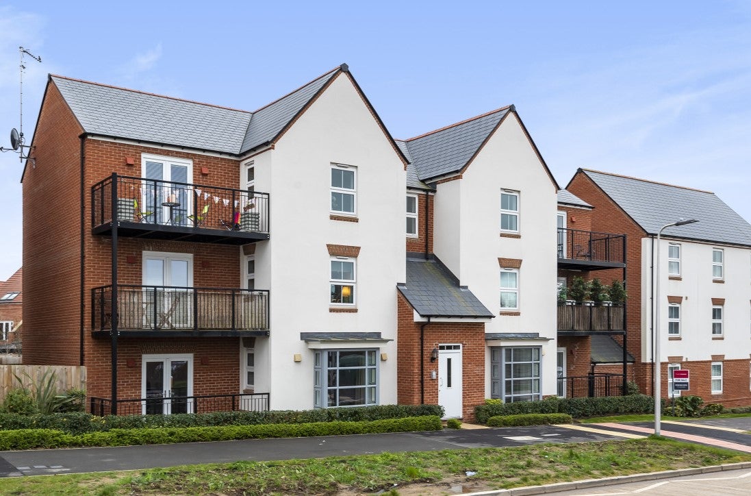 Flat William Heelas Way in Wokingham