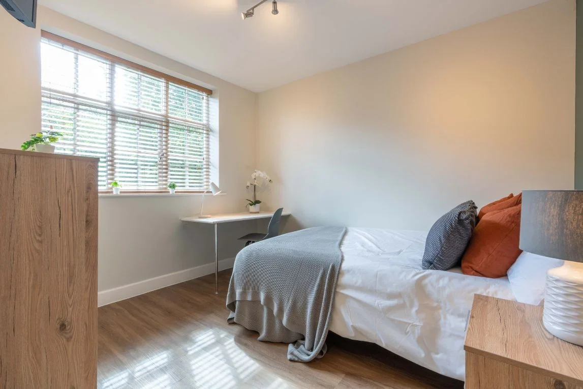 Flat Jesmond Road in Newcastle upon Tyne