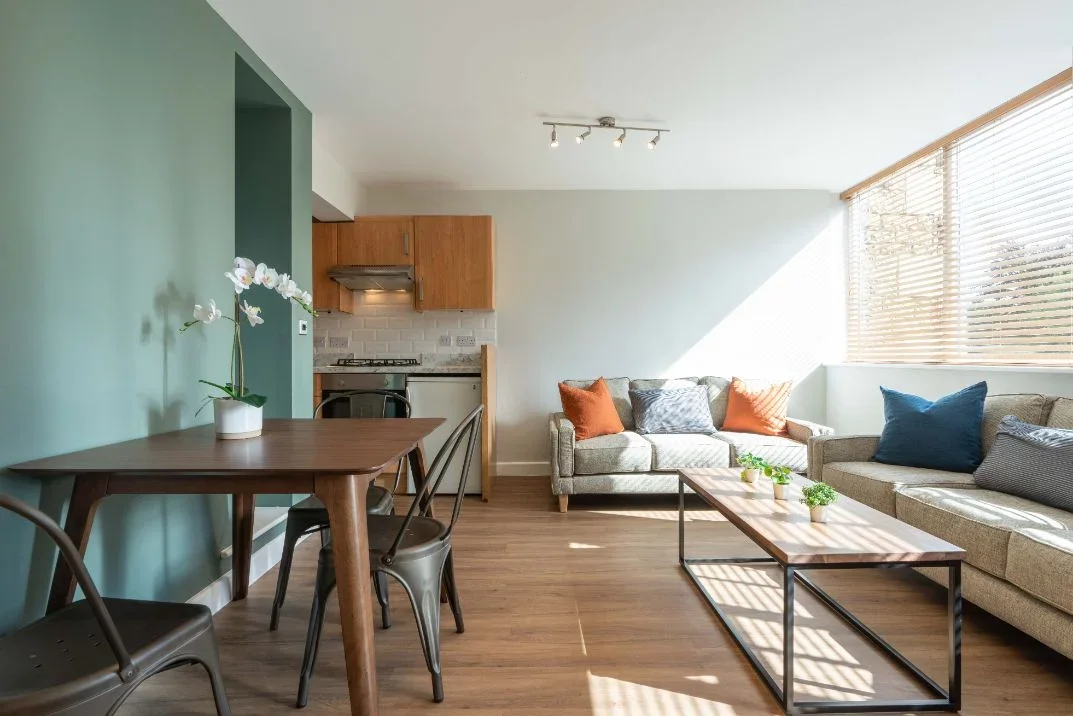 Flat Jesmond Road in Newcastle upon Tyne