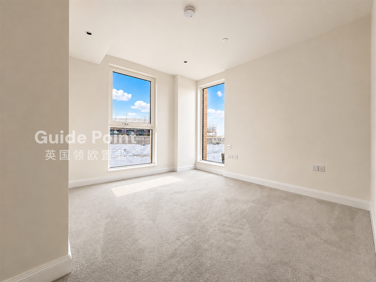 Flat Kennington Lane in Greater London