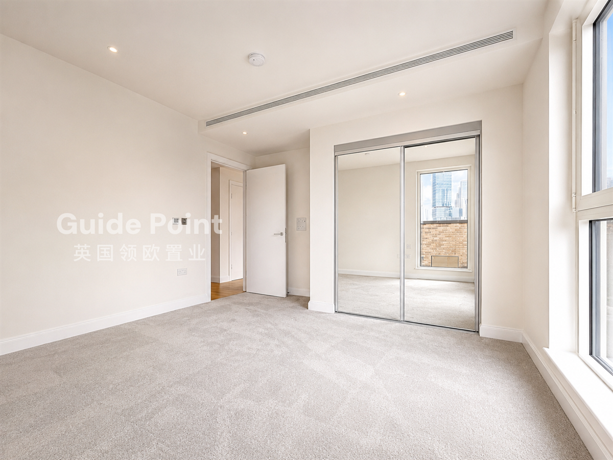 Flat Kennington Lane in Greater London