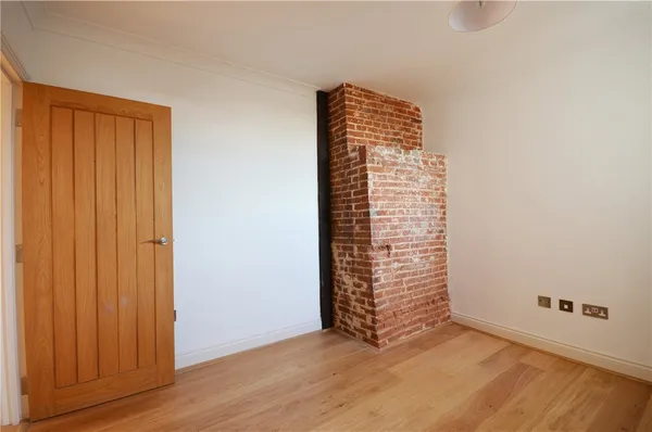 Flat Pampisford Road in South Cambridgeshire