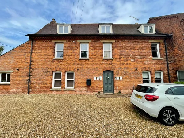 Flat Pampisford Road in South Cambridgeshire
