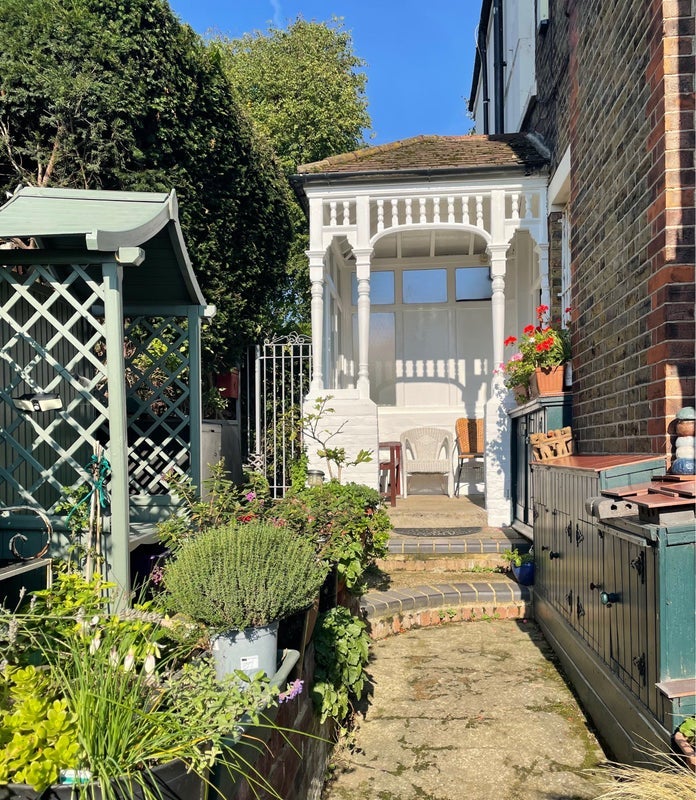 Room Mayplace Lane in Greater London