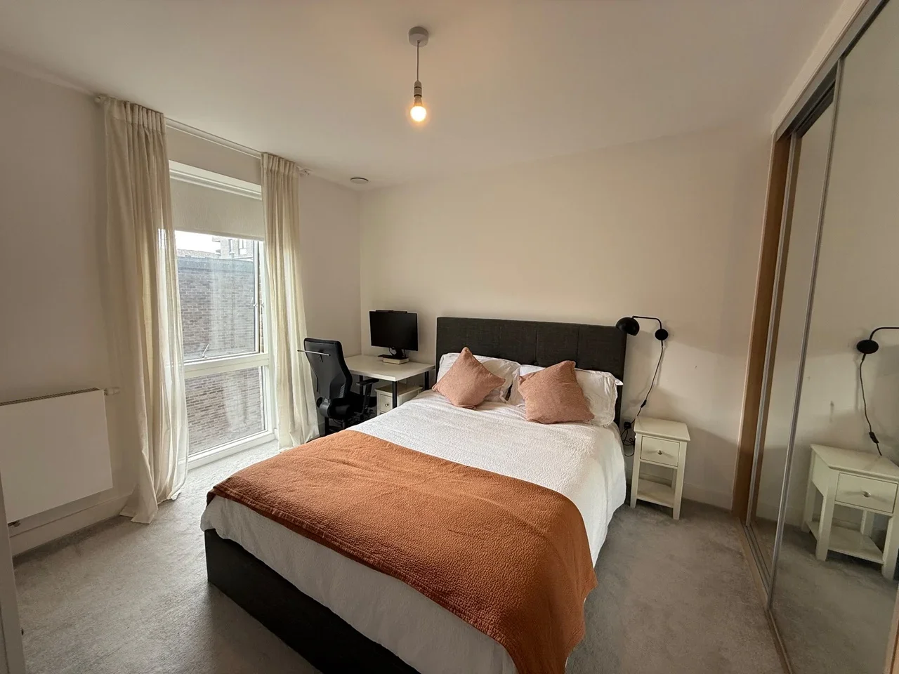 Flat Fergus Street in Greater London